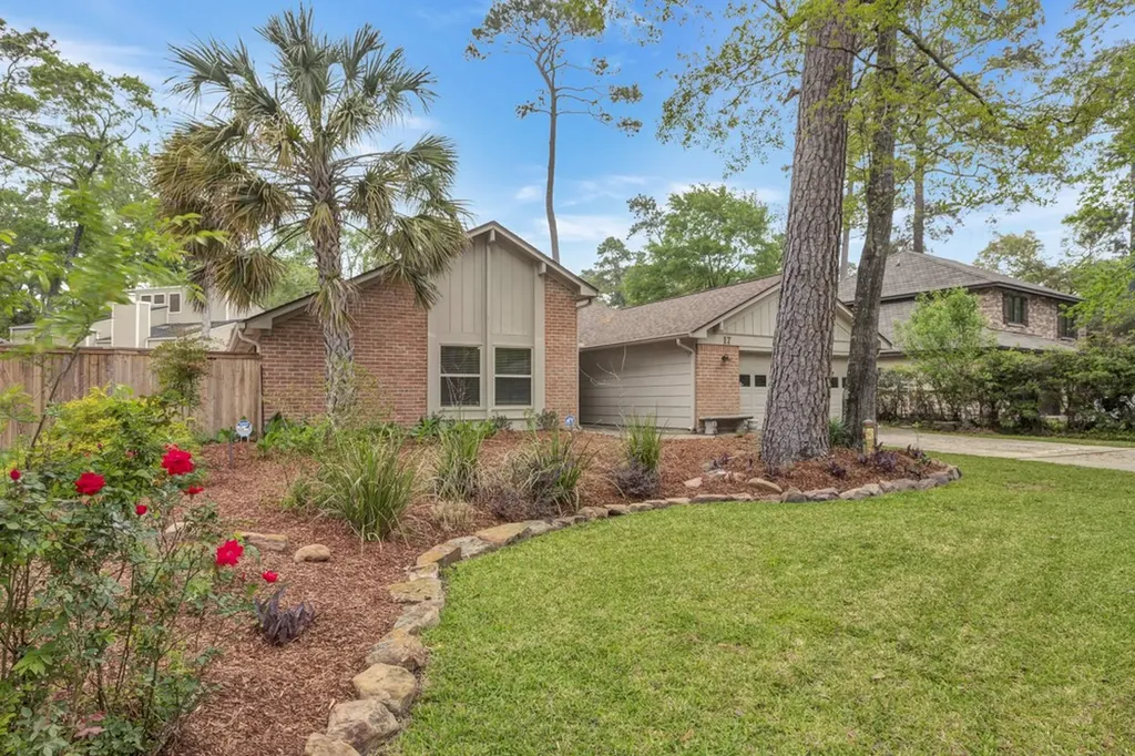 17 Wishbonebush Road The Woodlands TX 77380