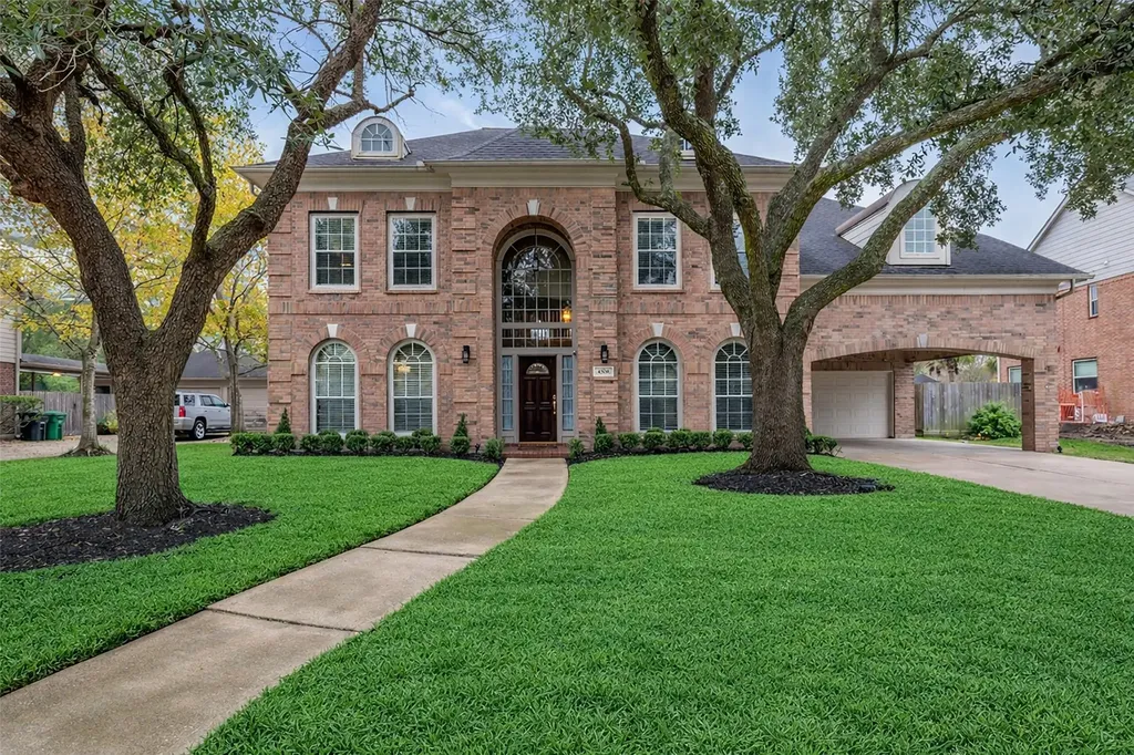 4306 Towering Oak Court Houston TX 77059