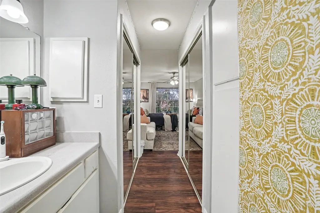 501 W 26th Street 210 Austin TX 78705