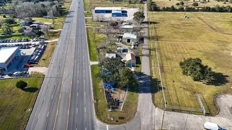 2900 W Highway 6 Alvin TX 77511