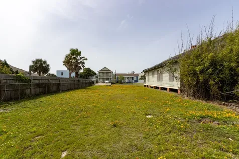 3616 Avenue S 1/2 Galveston TX 77550