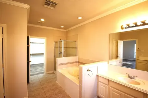2835 Briarhurst Park Houston TX 77057