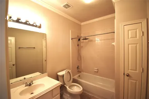 2835 Briarhurst Park Houston TX 77057