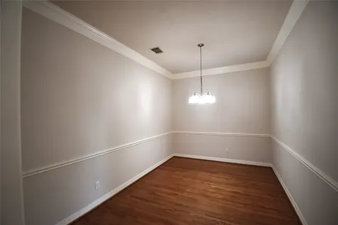 2835 Briarhurst Park Houston TX 77057