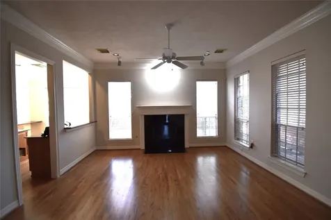 2835 Briarhurst Park Houston TX 77057