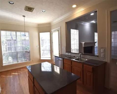 2835 Briarhurst Park Houston TX 77057