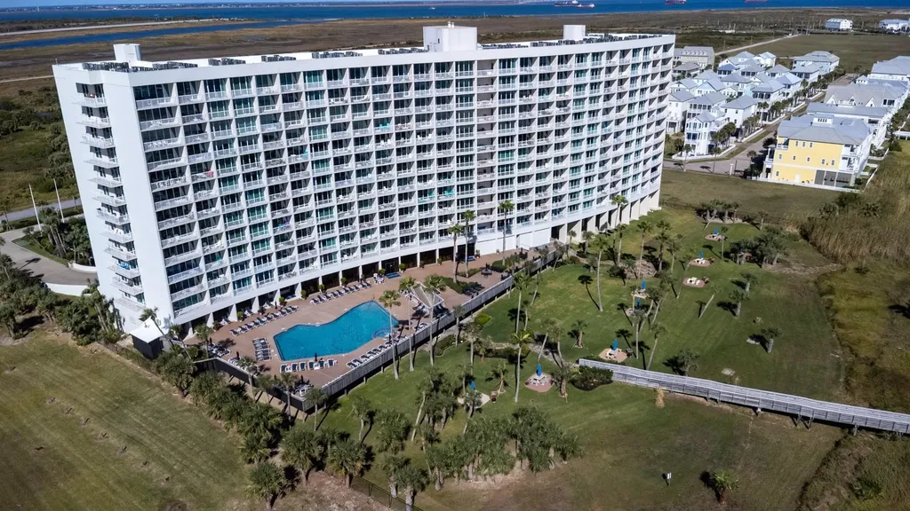 1401 E Beach Drive 109 Galveston TX 77550