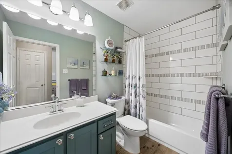 10719 Knoll Bend Lane Houston TX 77070