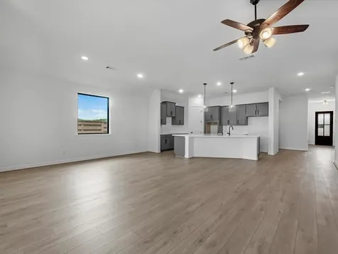 10642 Forward Street Richmond TX 77469