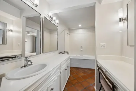 3502 Burlington Street 13 Houston TX 77006