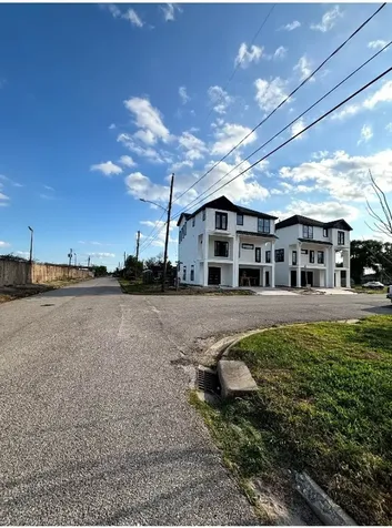 1716 Erin Street Houston TX 77009