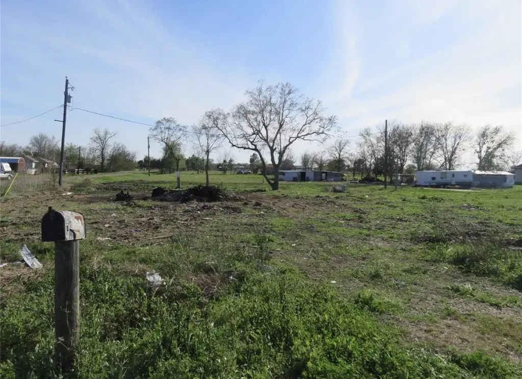 2112 County Road 216 East Bernard TX 77435
