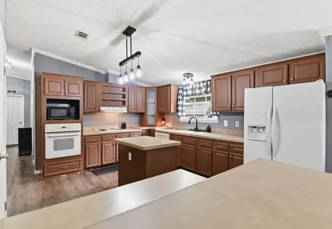 905 County Road 308 Cleveland TX 77327