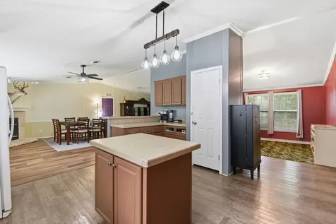 905 County Road 308 Cleveland TX 77327