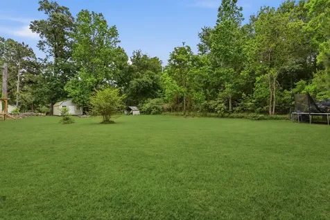 905 County Road 308 Cleveland TX 77327