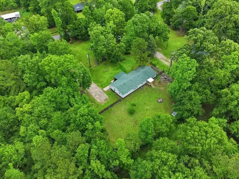 905 County Road 308 Cleveland TX 77327