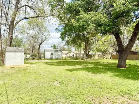 523 Wisteria Street Lake Jackson TX 77566