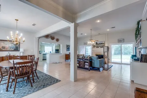 104 Douglas Drive Bellville TX 77418