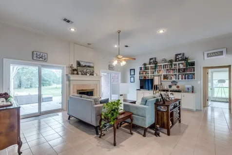 104 Douglas Drive Bellville TX 77418