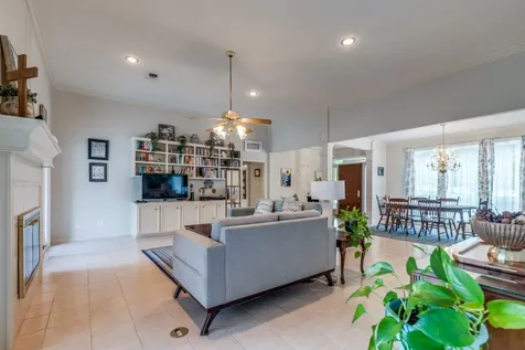 104 Douglas Drive Bellville TX 77418