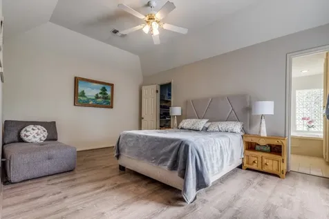 104 Douglas Drive Bellville TX 77418