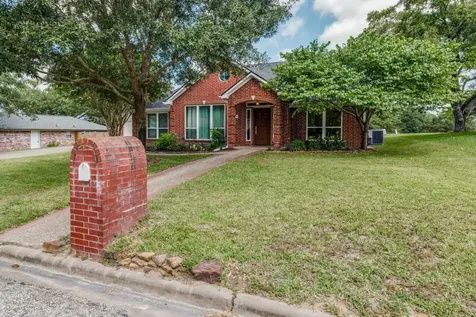 104 Douglas Drive Bellville TX 77418