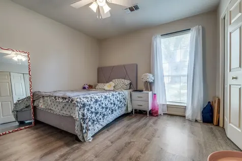 104 Douglas Drive Bellville TX 77418