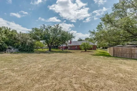 104 Douglas Drive Bellville TX 77418