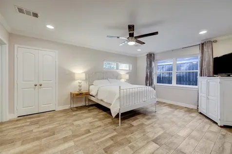 9007 Beverlyhill Street Houston TX 77063