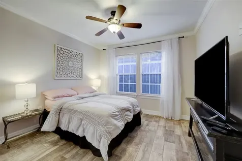 9007 Beverlyhill Street Houston TX 77063