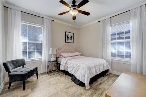 9007 Beverlyhill Street Houston TX 77063