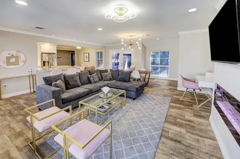 9007 Beverlyhill Street Houston TX 77063
