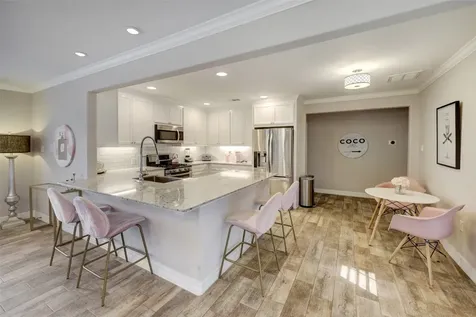 9007 Beverlyhill Street Houston TX 77063
