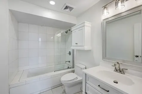 15 Greenway Plaza 8g Houston TX 77046