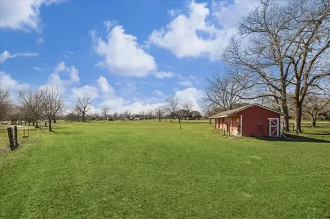 1203 Half Moon Drive Wharton TX 77488