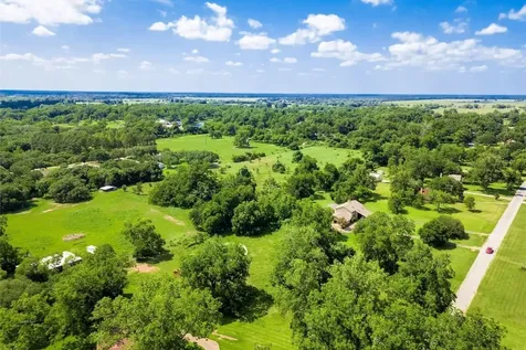 1203 Half Moon Drive Wharton TX 77488