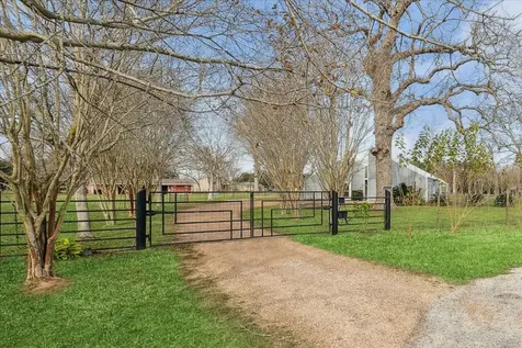 1203 Half Moon Drive Wharton TX 77488