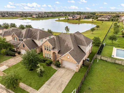 1818 Luminous Waters Lane Rosharon TX 77583