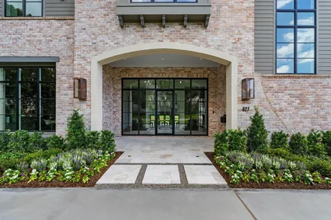 827 Rocky River Road Houston TX 77056
