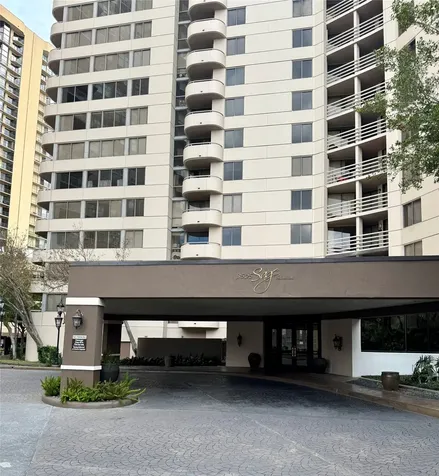 3525 Sage Road 813 Houston TX 77056