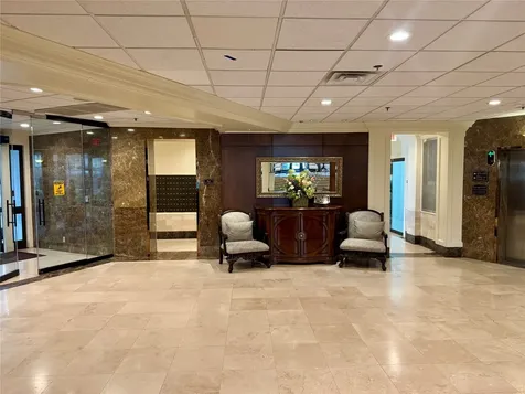3525 Sage Road 813 Houston TX 77056