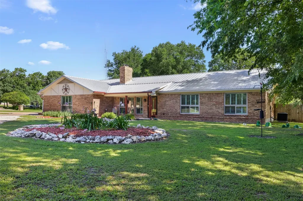 118 Deer Trail Bruceville Eddy TX 76630
