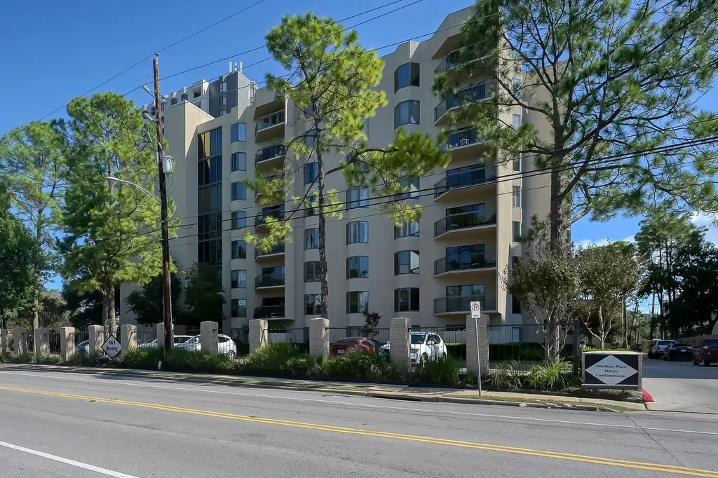 661 Bering Drive 310 Houston TX 77057
