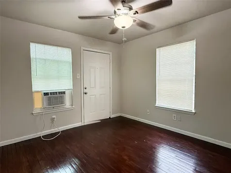 7427 Avenue I D Houston TX 77011