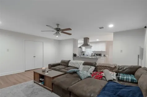 1701 Avenue R Huntsville TX 77340