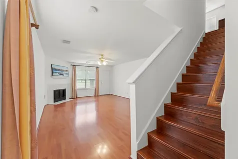 8252 Golf Green Circle Houston TX 77036