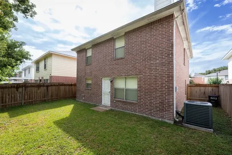 8252 Golf Green Circle Houston TX 77036