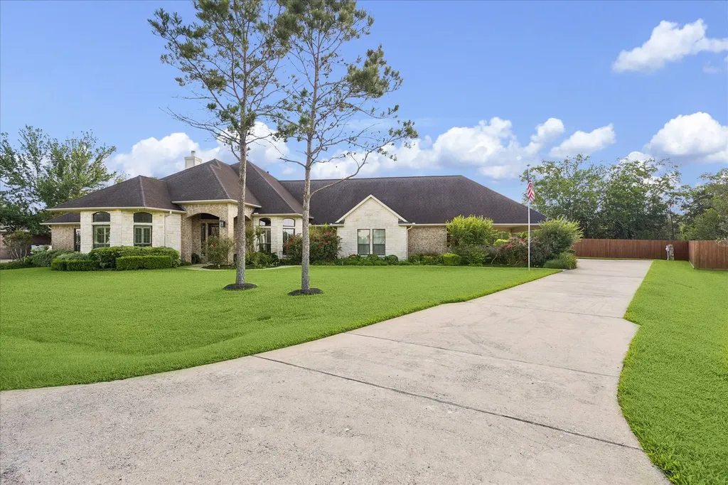 3391 Clearwood Circle Alvin TX 77511