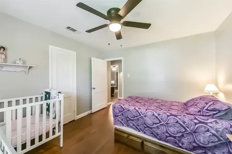 1102 W Hart Avenue Pasadena TX 77506
