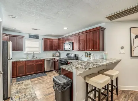 2113 W Gulf Street Baytown TX 77520